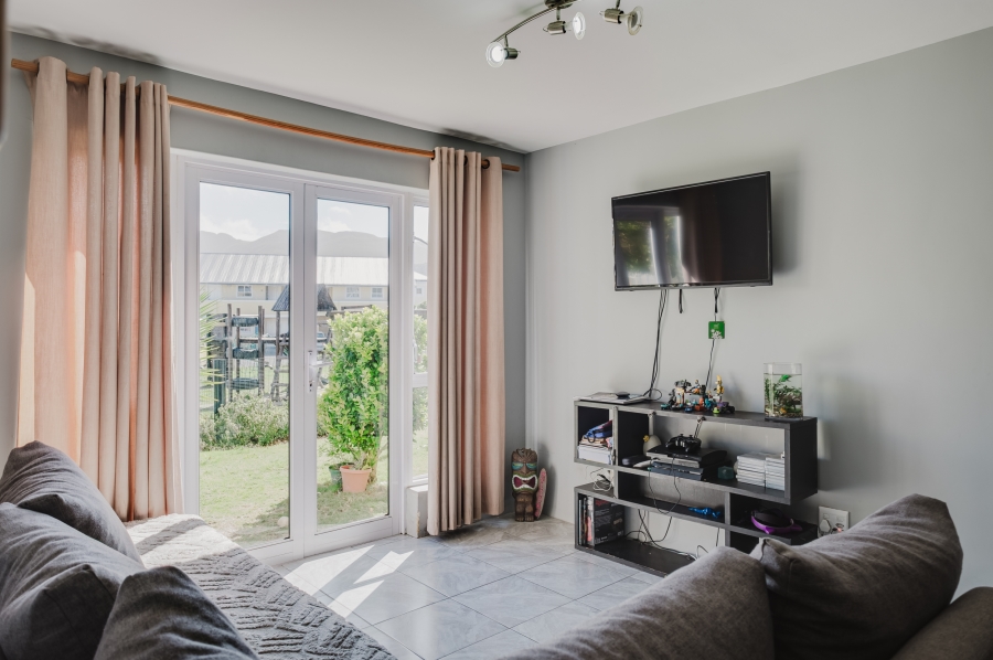 1 Bedroom Property for Sale in Sunnydale Western Cape
